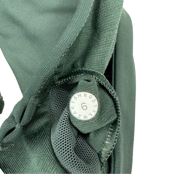 Lululemon Sun Setter Bra Dark Forest Sport Bra
Army Green size 6 - Picture 8 of 10